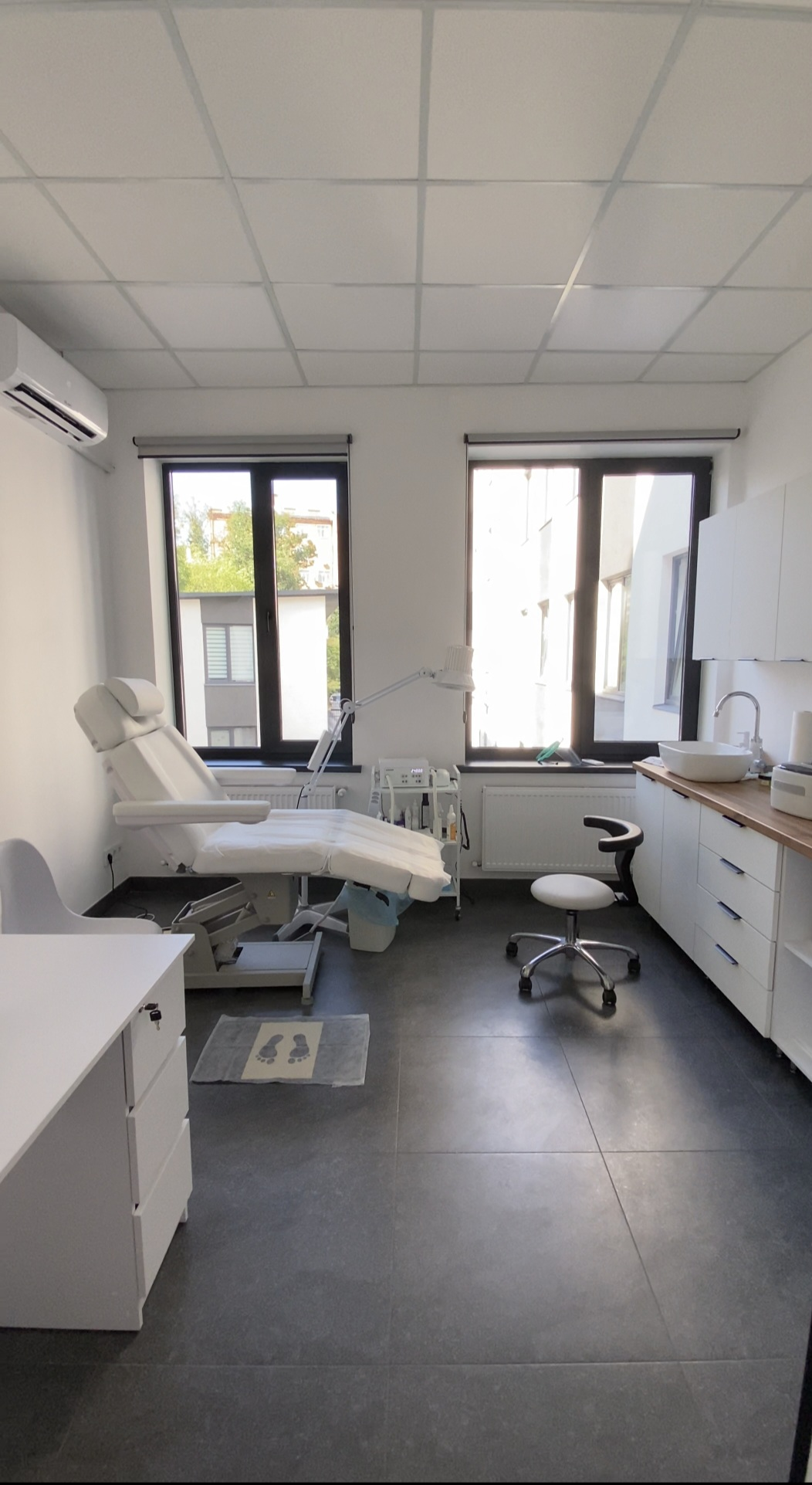 Кабінет подолога у Podocomfort — стерильне робоче місце