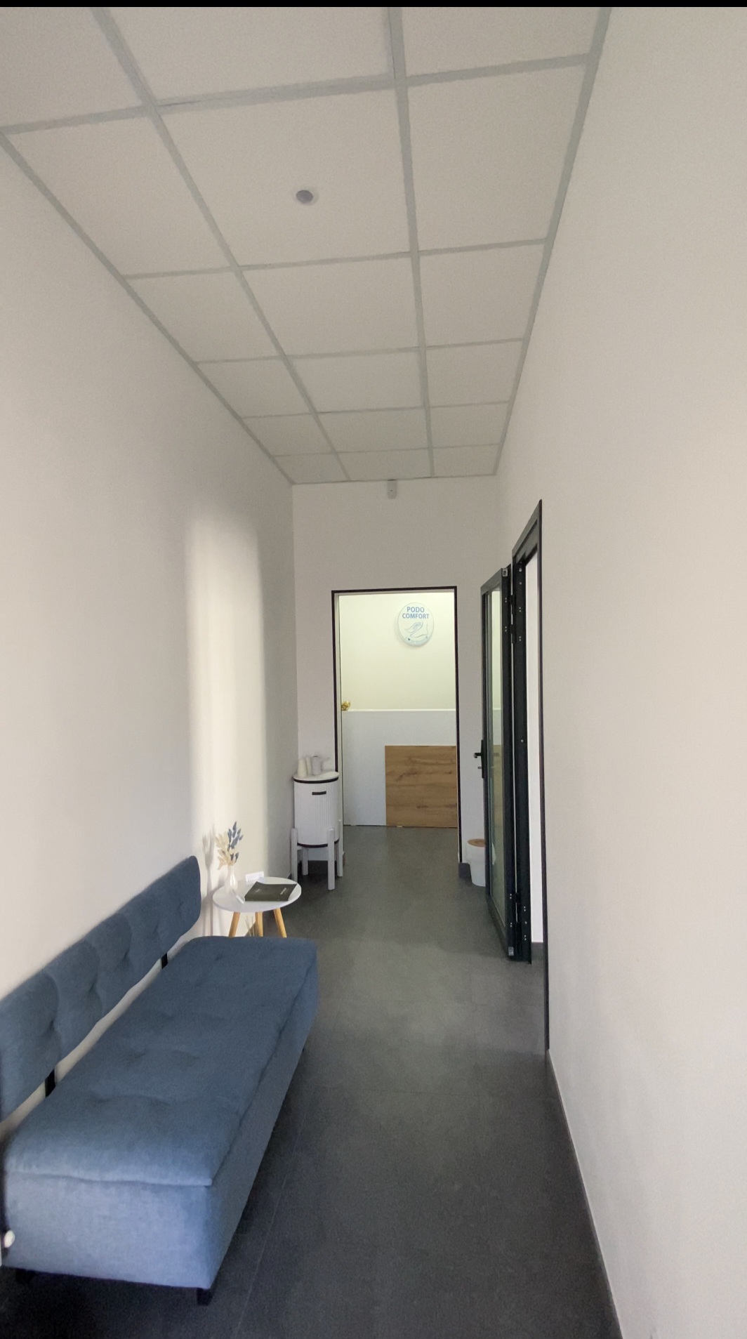 Зона очікування центру подології Podocomfort у Вінниці